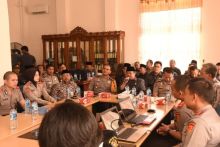 Mahasiswa dari Sekolah Tinggi Ilmu Kepolisian pamit dengan Bupati Bengkalis  Amril Mukminin/hari