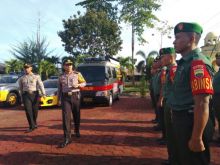 Kapolres Bengkalis saat tinjau persiapan apel ops lilin di halaman Mapolres Bengkalis/hari