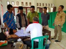 Peserta sunatan massal yang berusia antara 8 sampai 12 tahun datang didampingi oleh orang tuanya/ist