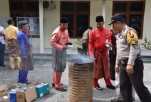 Pemusnahan Kartu Tanda Penduduk (e-KTP) elektronik dan non elektronik di Disdukcapil Bengkalis/hari