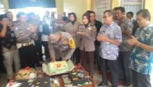 Kapolres Kuansung mendapat surprise dari Bupati dan Sekda/zar