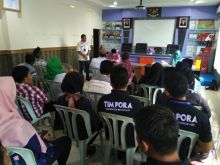 Pegawai Imigrasi Bengkalis mengikuti tes urine/hari