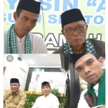 Ustadz Abdul Somad bersama almarhum bupati Kampar Azis Zaenal