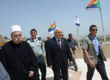 Petinggi Agama Druze saat bersama PM Israel (foto/int) 