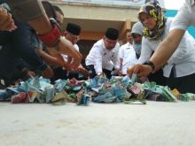  Usai apel bersama pertama di hari pertama masuk kerja tahun 2019, ASN di Lingkungan Setdaprov Riau kumpulkan dana/hari