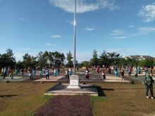  Sekda Kuansing DR. H. Dianto Mampanini, melaksanakan senam bersama ASN/zar