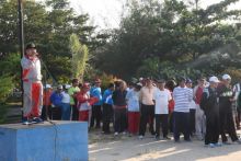 Sekretaris Daerah (Sekda) Bengkalis Bustami, saat memberikan arahan usai senam bersama/hari