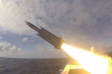 Rudal anti-kapal Hsiung Feng-3 saat ditembakkan militer Taiwan dari korvet siluman Tuo Chiang. Foto/Facebook Taiwan Navy