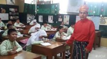 SDN 1 Minas Barat menerima bantuan meubeler dari Pemkab Siak/lin
