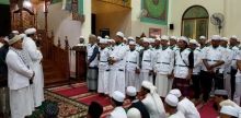 Ketua FPI Pusat, KH Ahmad Sobri Lubis melantik Pengurus FPI Kepulauan Meranti, Selasa malam 8 Januari 2019/mad