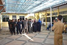 Pegawai honorer Dinas Komunikasi, Informatika dan Statistik (Diskominfotik) Bengkalis menerima SK  perpanjangan kontrak kerja/hari