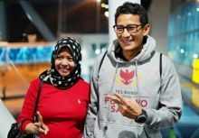 Sandiaga Uno salam dua jari di Semarang (foto/instagram) 