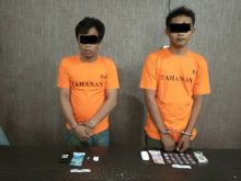 Dua tersangka sabu yang diamankan Polisi/rgo