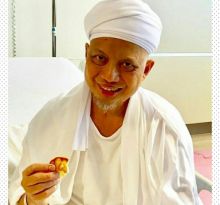 Ustaz Arifin Ilham sarapan (foto/instagram)
