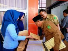 Sejumlah Kepala OPD mengambil UP usai penyerahan DPA/mad