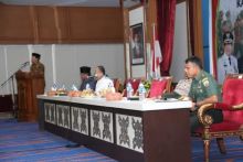 Bupati H Sukiman saat membuka sosialisasi/int