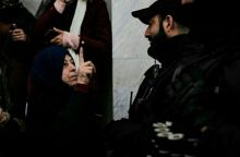 Ibu Gaza Palestina protes ke aparat Israel (foto/instagram) 