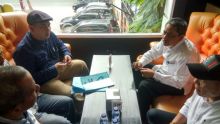 Ketua PWI Riau H Zulmansyah Sekedang silaturahmi dengan Sekdaprov Riau H Ahmad Hijazi/ist