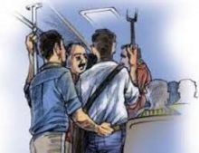 Ilustrasi copet beraksi dalam bus
