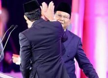 Sandiaga Uno kasih tos ke Prabowo (foto/instagram) 