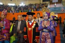 Rektor UIR saat memimpi acara wisuda beberapa waktu lalu
