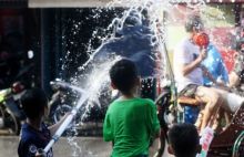 Festival Perang Air di Selatpanjang/mad