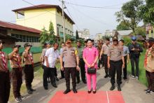 Kapolres melakukan unjungan kerja dan peresmian rumah dinas/Aspol Polsek Reteh, Minggu 27 Januari 2019./rgo