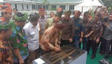 Peresmian gedung program studi teknologi pulp dan kertas di Universitas Riau
