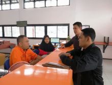 Bawaslu Meranti berkoordinasi dengan pihak Kantor Pos Selatpanjang/mad