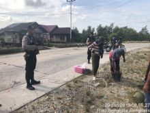 Tim Penyidik Komisi Pemberantasan Korupsi (KPK) turun ke jalan untuk melakukan uji fisik Jalan Lingkar Pulau Bengkalis/hari