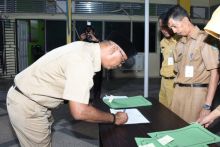 Pejabat Administrator dan Pejabat Pengawas Dinas Komunikasi, Informatika dan Statistik (Diskominfotik teken Pakta Integritas/hari