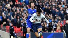 Son Heung Min ikut menyumbangkan gol untuk keunggulan Hotspurs. Foto: int 