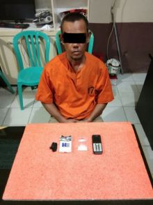 Tersangka sabu yang diamankan polisi/rgo