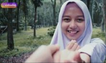 Karin, personil Putih Abu-abu (foto/youtube) 