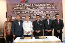 Foto bersama  usai penandatanganan Nota Kesepahaman antara PT SPE - Melaka River Cruise/lin