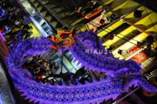 Atraksi Barongsai LED Memukau ribuan pengungjung 'China Town' Pekanbaru, Selasa malam