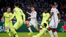 Punggawa Lyon sukses meredam laju Barcelona saat leg pertama babak 16 besar Liga Champions, dini hari tadi. Foto: int 