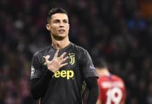 Salam lima jari yang diperlihatkan Cristiano Ronaldo kepada fans Atletico Madrid. Foto: int 