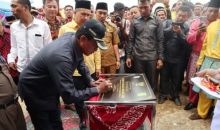 HM Wardan saat meresmikan Puskesmas saat kunjungannya ke sejumlah daerah di Inhil/ADV