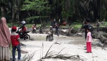 Bupati Kuansing Mursini, bersama 300-an para Off Roader dari tiga Kabupaten/zar