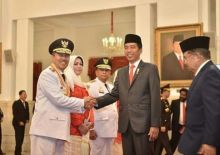Gubernur Riau Syamsuar bersama wakilnya Edy Natar dilantik Presiden Jokowi beberapa waktu lalu (foto/int) 