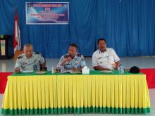 Kepala Kantor Imigrasi Kelas II Selatpanjang, Mariyana saat memimpin pertemuan/mad