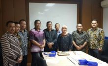 Komisi II DPRD Siak berfoto bersama usai menggelar pertemuan dengan  DJKN/lin