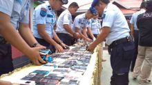 Lapas Tembilahan lakukan pemusnahan ratusan unit Handphone/rgo