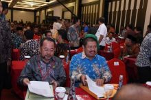 Bupati Amril Mukiminin bersama Sekda Bengkalis Bustami HY/hari