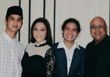 Maia Estianty bersama suami dan Al juga Dul (foto/instagram) 