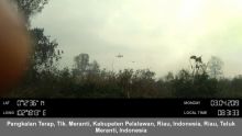 Pemadaman Karhutla dengan menggunakan heli di Pangkalan Terap Kecamatan Teluk Meranti/ardi