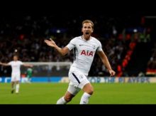 Harry Kane merayakan golnya