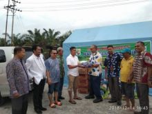 Pembagian bantuan sembako oleh RAPP ke desa-desa yang terdampak banjir di sekitar daerah operasional