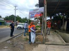 Penertipan baliho Caleg di Kampar
